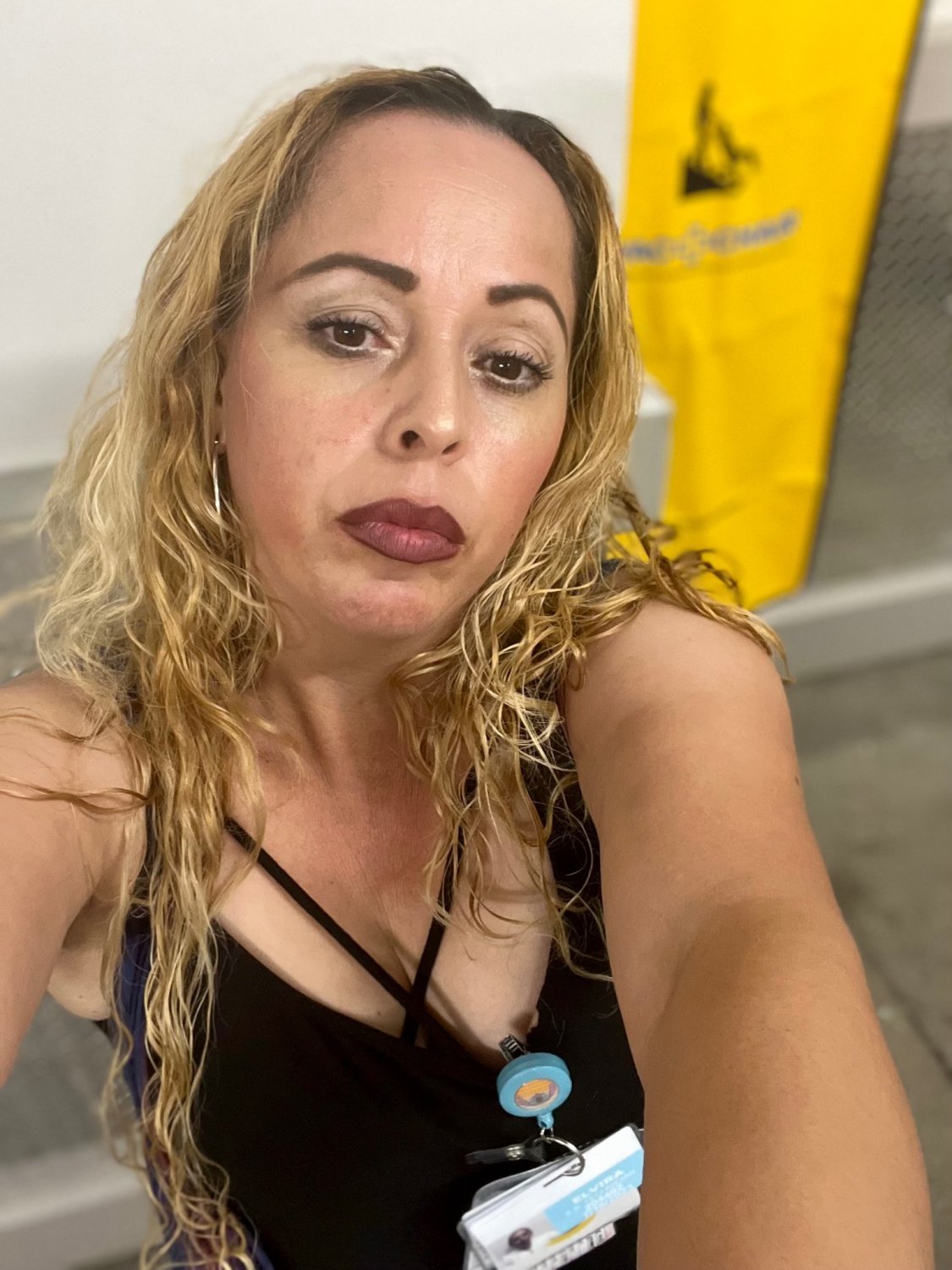 The Famous: Elvira #WcdzZGzo